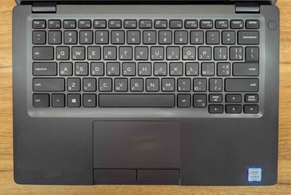Ноутбук Dell Latitude 5300 / 13.3" (1920x1080) IPS / Intel Core i5-8365U (4 (8) ядра по 1.6 - 4.1 GHz) / 16 GB DDR4 / 512 GB SSD / Intel UHD Graphics / WebCam / Windows 10 - Зображення 3