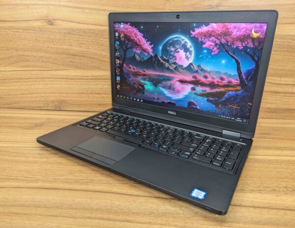 Ноутбук Dell Latitude 5580 / 15.6" (1920x1080) IPS / Intel Core i5-6300U (2 (4) ядра по 2.4 - 3.0 GHz) / 24 GB DDR4 / 512 GB SSD / Intel HD Graphics 520 / WebCam / Windows 10 - Зображення 5