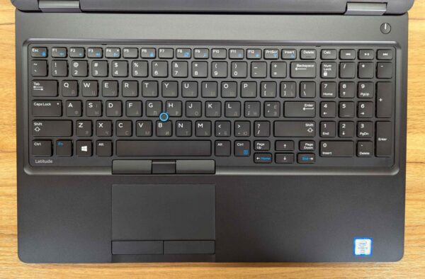 Ноутбук Dell Latitude 5580 / 15.6" (1920x1080) IPS / Intel Core i5-6300U (2 (4) ядра по 2.4 - 3.0 GHz) / 24 GB DDR4 / 512 GB SSD / Intel HD Graphics 520 / WebCam / Windows 10 - Зображення 3