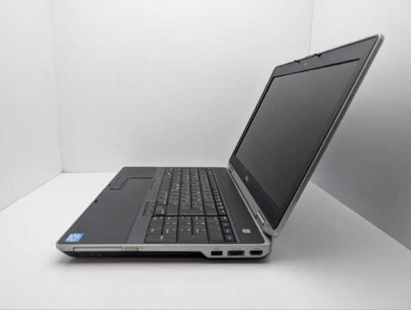 Ноутбук Dell Latitude E6530 / 15.6" (1366x768) TN / Intel Core i5-3340M (2 (4) ядер по 2.7 - 3.4 GHz) / 8 GB DDR3 / 240 GB SSD / nVidia NVS 5200M, 1 GB GDDR5, 64-bit / WebCam / DVD-ROM - Зображення 5