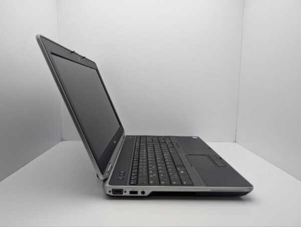 Ноутбук Dell Latitude E6530 / 15.6" (1366x768) TN / Intel Core i5-3340M (2 (4) ядер по 2.7 - 3.4 GHz) / 8 GB DDR3 / 240 GB SSD / nVidia NVS 5200M, 1 GB GDDR5, 64-bit / WebCam / DVD-ROM - Зображення 4