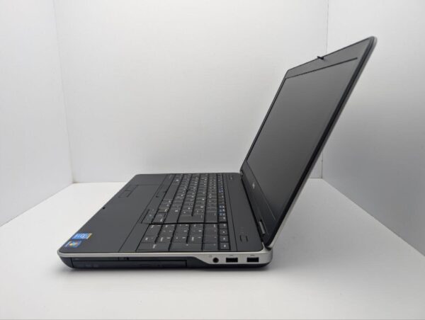 Ноутбук Dell Latitude E6540 / 15.6" (1920x1080) IPS / Intel Core i5-4310M (2 (4) ядра по 2.7 - 3.4 GHz) / 8 GB DDR3 / 240 GB SSD / Intel HD Graphics 4600 / DVD-ROM - Зображення 5