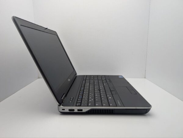 Ноутбук Dell Latitude E6540 / 15.6" (1920x1080) IPS / Intel Core i5-4310M (2 (4) ядра по 2.7 - 3.4 GHz) / 8 GB DDR3 / 240 GB SSD / Intel HD Graphics 4600 / DVD-ROM - Зображення 4