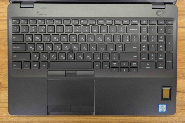 Ноутбук Dell Precision 3540 / 15.6" (1920x1080) IPS / Intel Core i7-8665U (4 (8) ядра по 1.9 - 4.8 GHz) / 8 GB DDR4 / 256 GB SSD / AMD Radeon Pro WX 2100, 2 GB GDDR5, 64-bit / WebCam / TouchID / Windows 10 - Зображення 3