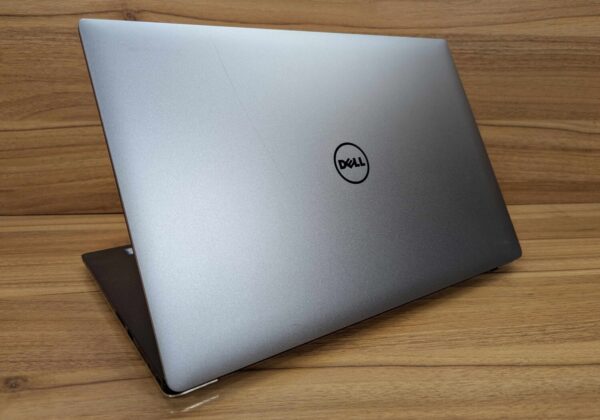 Ноутбук Dell Precision 5520 / 15.6" (3840x2160) IPS Touch / Intel Core i5-7440HQ (4 ядра по 2.8 - 3.8 GHz) / 16 GB DDR4 / 256 GB SSD / Intel HD Graphics 630 / HDMI / Windows 10 - Зображення 7