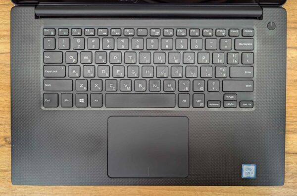 Ноутбук Dell Precision 5520 / 15.6" (3840x2160) IPS Touch / Intel Core i5-7440HQ (4 ядра по 2.8 - 3.8 GHz) / 16 GB DDR4 / 256 GB SSD / Intel HD Graphics 630 / HDMI / Windows 10 - Зображення 3
