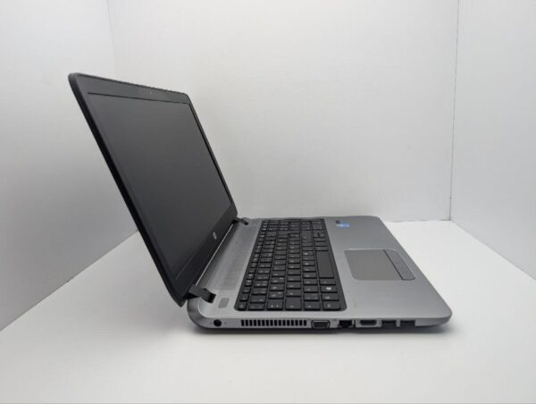 Ноутбук HP ProBook 450 G2 / 15.6" (1366x768) TN / Intel Core i3-4030U (2 (4) ядра по 1.9 GHz) / 8 GB DDR3 / 240 GB SSD / Intel HD Graphics 4400 / WebCam / DVD-ROM - Зображення 4