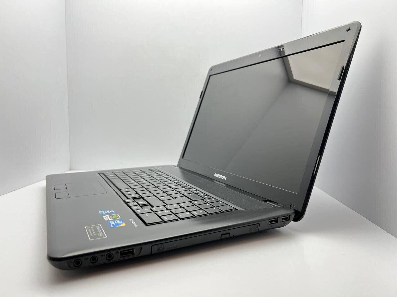 Ноутбук Medion Akoya P7618 / 17.3" (1600x900) TN / Intel Core i5-480M (2 (4) ядра по 2.66 - 2.93 GHz) / 4 GB DDR3 / 1000 GB HDD / nVidia GeForce GT 540M, 1 GB GDDR3, 128-bit / WebCam / АКБ відсутня - Зображення 4