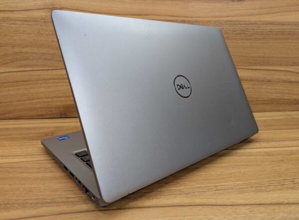 Ультрабук Б-клас Dell Latitude 5430 / 14" (1920x1080) IPS Touch / Intel Core i5-1235U (10 (12) ядер по 3.3 - 4.4 GHz) / 16 GB DDR4 / 480 GB SSD / Intel Iris Xe Graphics / WebCam / Windows 11 - Зображення 7