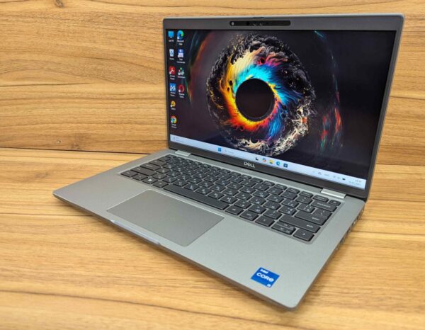 Ультрабук Б-клас Dell Latitude 5430 / 14" (1920x1080) IPS Touch / Intel Core i5-1235U (10 (12) ядер по 3.3 - 4.4 GHz) / 16 GB DDR4 / 480 GB SSD / Intel Iris Xe Graphics / WebCam / Windows 11 - Зображення 6