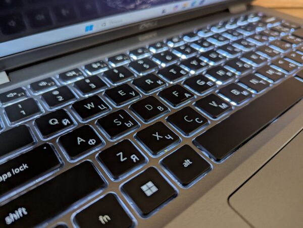 Ультрабук Б-клас Dell Latitude 5430 / 14" (1920x1080) IPS Touch / Intel Core i5-1235U (10 (12) ядер по 3.3 - 4.4 GHz) / 16 GB DDR4 / 480 GB SSD / Intel Iris Xe Graphics / WebCam / Windows 11 - Зображення 4