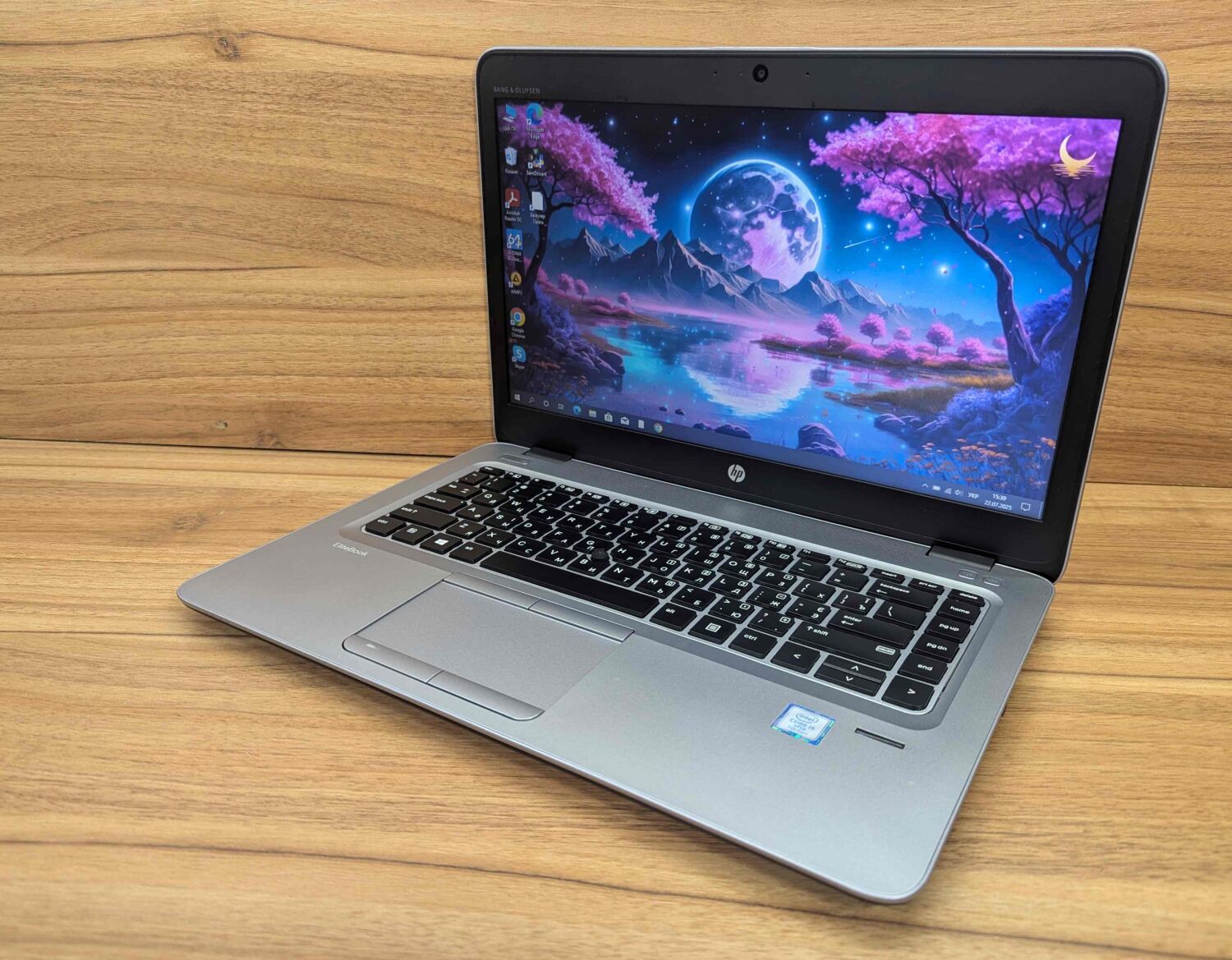 Ультрабук Б-клас HP EliteBook 840 G4 / 14" (1366x768) TN / Intel Core i5-7300U (2 (4) ядра по 2.6 - 3.5 GHz) / 8 GB DDR4 / 240 GB SSD / Intel HD Graphics 620 / WebCam / Fingerprint / Windows 10 - Зображення 5