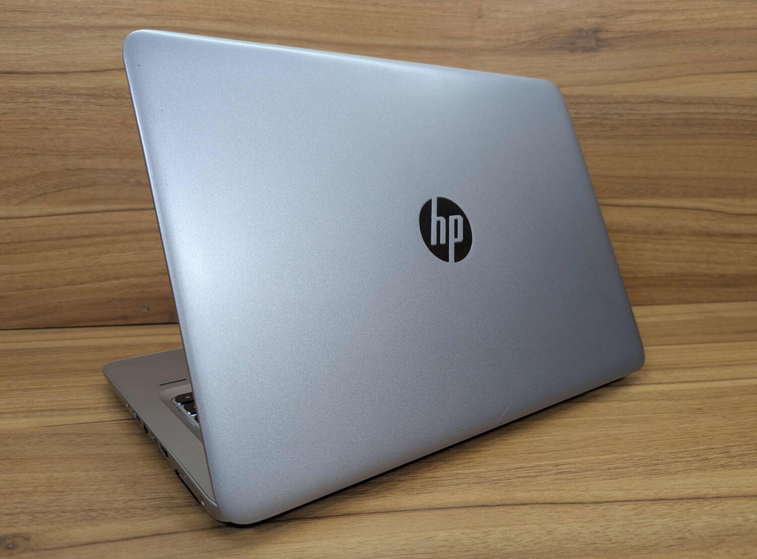 Ультрабук Б-клас HP EliteBook 840 G4 / 14" (1366x768) TN / Intel Core i5-7300U (2 (4) ядра по 2.6 - 3.5 GHz) / 8 GB DDR4 / 240 GB SSD / Intel HD Graphics 620 / WebCam / Fingerprint / Windows 10 - Зображення 7