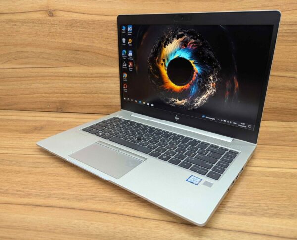 Ультрабук Б-клас HP EliteBook 840 G6 / 14" (1920x1080) IPS / Intel Core i5-8265U (4 (8) ядра по 1.6 - 3.9 GHz) / 8 GB DDR4 / 256 GB SSD / Intel UHD Graphics 620 / WebCam / TouchID / Windows 10 - Зображення 3