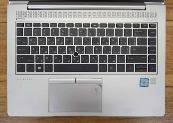 Ультрабук Б-клас HP EliteBook 840 G6 / 14" (1920x1080) IPS / Intel Core i5-8265U (4 (8) ядра по 1.6 - 3.9 GHz) / 8 GB DDR4 / 256 GB SSD / Intel UHD Graphics 620 / WebCam / TouchID / Windows 10 - Зображення 5