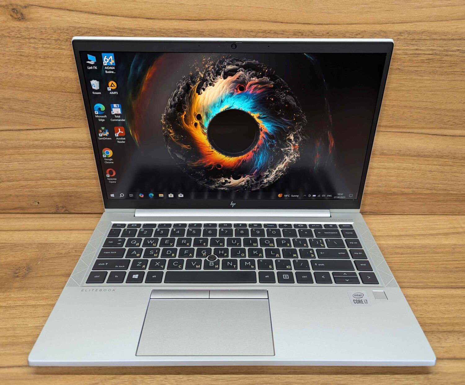 Ультрабук Б-клас HP EliteBook 840 G7 / 14" (1920x1080) IPS / Intel Core i7-10610U (4 (8) ядра по 1.8 - 4.9 GHz) / 16 GB DDR4 / 1000 GB SSD / Intel UHD Graphics / WebCam / Fingeprint / Windows 10 - Зображення 2