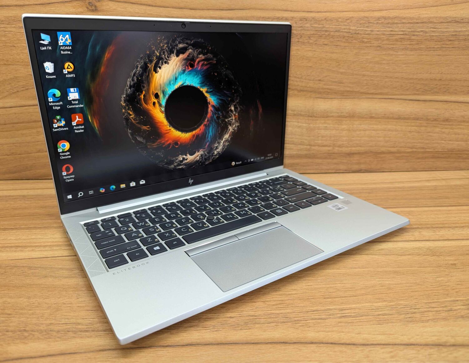 Ультрабук Б-клас HP EliteBook 840 G7 / 14" (1920x1080) IPS / Intel Core i7-10610U (4 (8) ядра по 1.8 - 4.9 GHz) / 16 GB DDR4 / 1000 GB SSD / Intel UHD Graphics / WebCam / Fingeprint / Windows 10 - Зображення 4