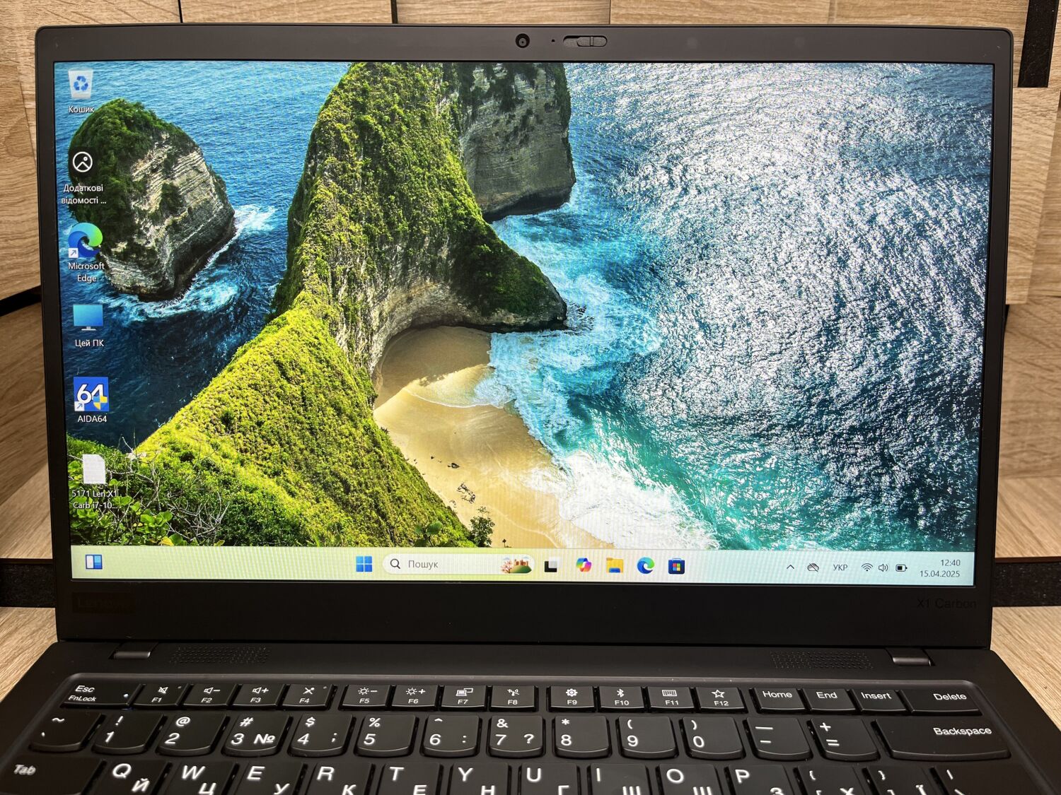 Ультрабук Б-клас Lenovo ThinkPad X1 Carbon (7th Gen) / 14" (1920x1080) IPS / Intel Core i7-10710U (6 (12) ядер по 1.1 - 4.7 GHz) / 16 GB DDR3 / 256 GB SSD M.2 / Intel UHD Graphics / WebCam / Fingerprint / HDMI - Зображення 3