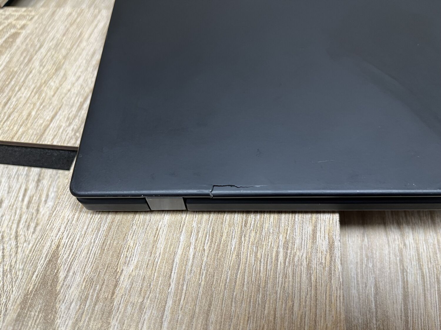 Ультрабук Б-клас Lenovo ThinkPad X1 Carbon (7th Gen) / 14" (1920x1080) IPS / Intel Core i7-10710U (6 (12) ядер по 1.1 - 4.7 GHz) / 16 GB DDR3 / 256 GB SSD M.2 / Intel UHD Graphics / WebCam / Fingerprint / HDMI - Зображення 10