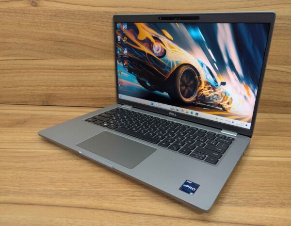 Ультрабук Dell Latitude 5430 / 14" (1920x1080) IPS / Intel Core i5-1245U (10 (12) ядер по 1.2 - 4.4 GHz) / 32 GB DDR4 / 1000 GB SSD / Intel Iris Xe Graphics / WebCam / HDMI / Windows 11 - Зображення 5