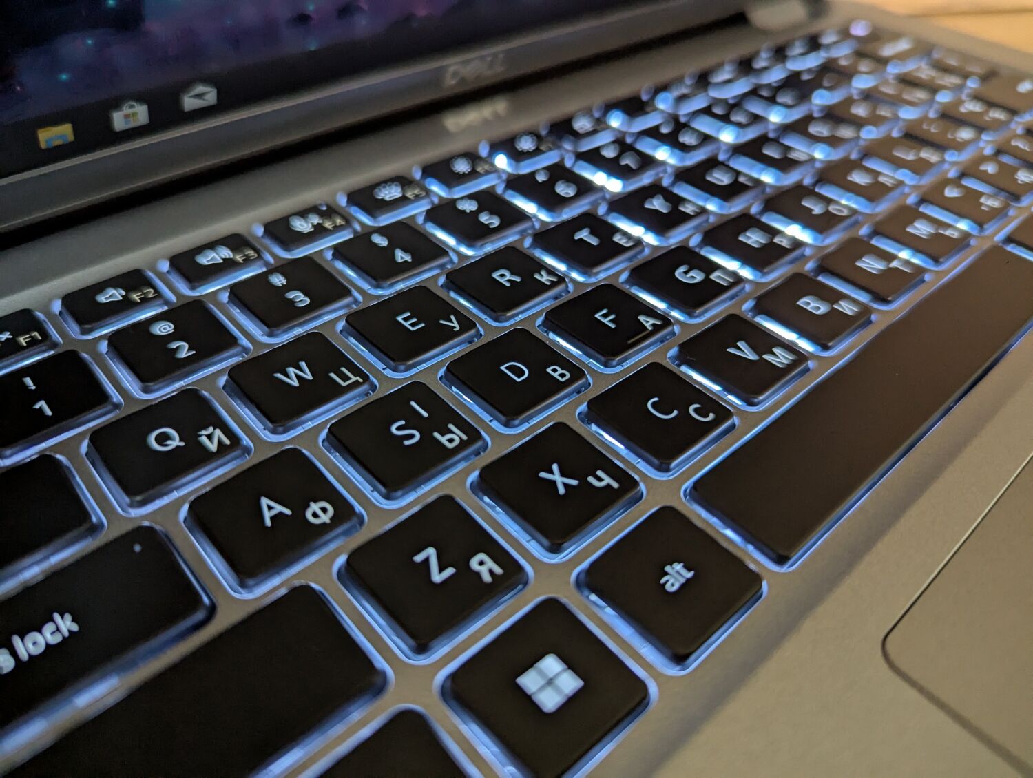 Ультрабук Dell Latitude 5440 / 14" (1920x1080) IPS / Intel Core i5-1345U (10 (12) ядер по 3.5 - 4.7 GHz) / 32 GB DDR4 / 512 GB SSD / Intel Iris Xe Graphics / WebCam / USB Type-C / Windows 10 - Зображення 6