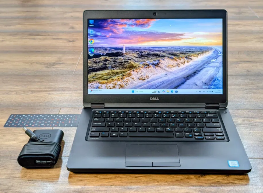 Ультрабук Dell Latitude 5480 / 14" (1366x768) TN / Intel Core i5-7300HQ (4 ядра по 2.5 - 3.5 GHz) / 8 GB DDR4 / 256 GB SSD / Intel HD Graphics 630 / WebCam - Зображення 2