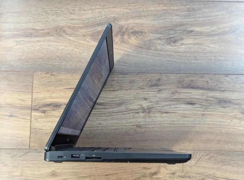 Ультрабук Dell Latitude 5480 / 14" (1366x768) TN / Intel Core i5-7300HQ (4 ядра по 2.5 - 3.5 GHz) / 8 GB DDR4 / 256 GB SSD / Intel HD Graphics 630 / WebCam - Зображення 3