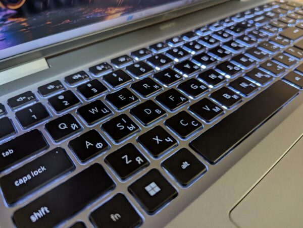 Ультрабук Dell Latitude 5520 / 15.6" (1920x1080) IPS / Intel Core i5-1145G7 (4 (8) ядра по 2.6 - 4.4 GHz) / 16 GB DDR4 / 512 GB SSD / Intel Iris Xe Graphics / WebCam / HDMI / Windows 10 - Зображення 6