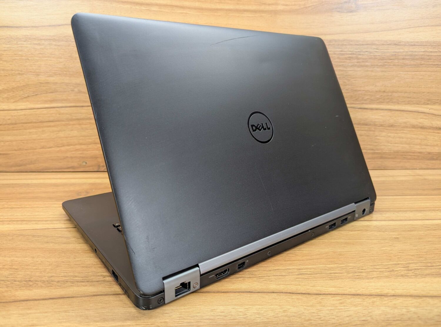 Ультрабук Dell Latitude E7470 / 14" (1920x1080) IPS / Intel Core i5-6300U (2 (4) ядра по 2.4 - 3.0 GHz) / 8 GB DDR4 / 256 GB SSD / Intel HD Graphics 520 / HDMI / Windows 10 - Зображення 7