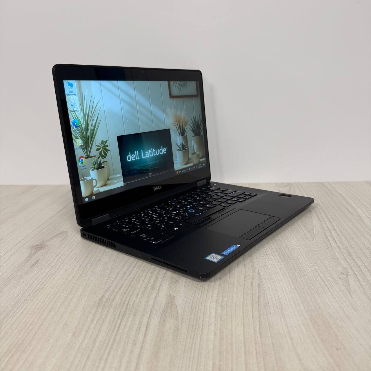Ультрабук Dell Latitude E7470 / 14" (2560x1440) IPS Touch / Intel Core i7-6600U (2 (4) ядра по 2.6 - 3.4 GHz) / 8 GB DDR4 / 256 GB SSD NVMe / Intel HD Graphics 520 / WebCam - Зображення 4