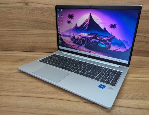 Ультрабук HP ProBook 650 G8 / 15.6" (1366x768) TN / Intel Core i5-1135G7 (4 (8) ядра по 4.2 GHz) / 16 GB DDR4 / 512 GB SSD / Intel Iris Xe Graphics / WebCam / Fingerprint / Windows 11 - Зображення 5