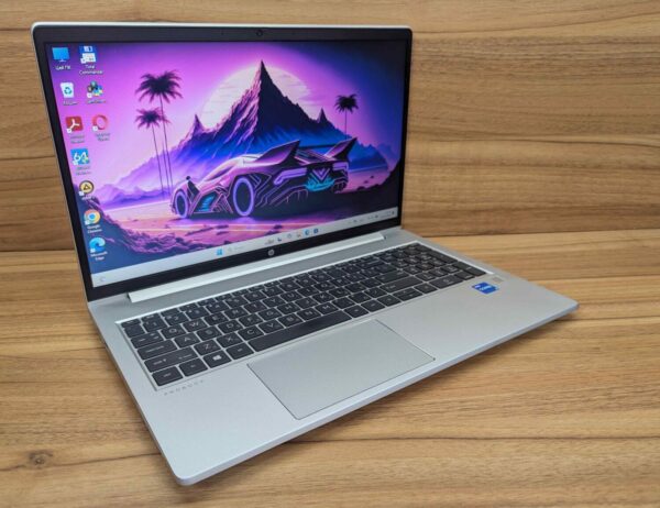 Ультрабук HP ProBook 650 G8 / 15.6" (1366x768) TN / Intel Core i5-1135G7 (4 (8) ядра по 4.2 GHz) / 16 GB DDR4 / 512 GB SSD / Intel Iris Xe Graphics / WebCam / Fingerprint / Windows 11 - Зображення 4