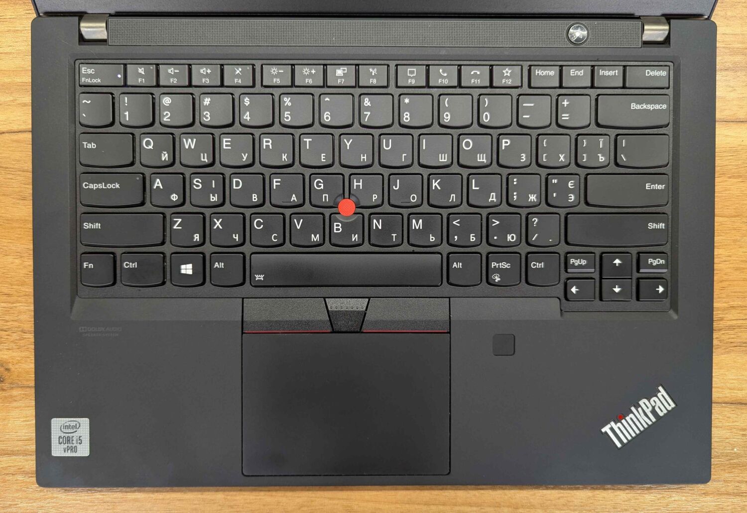 Ультрабук Lenovo ThinkPad T14 Gen 1 / 14" (1920x1080) IPS / Intel Core i5-10310U (4 (8) ядра по 1.7 - 4.4 GHz) / 16 GB DDR4 / 512 GB SSD / Intel UHD Graphics / WebCam / TouchID / Windows 11 - Зображення 3