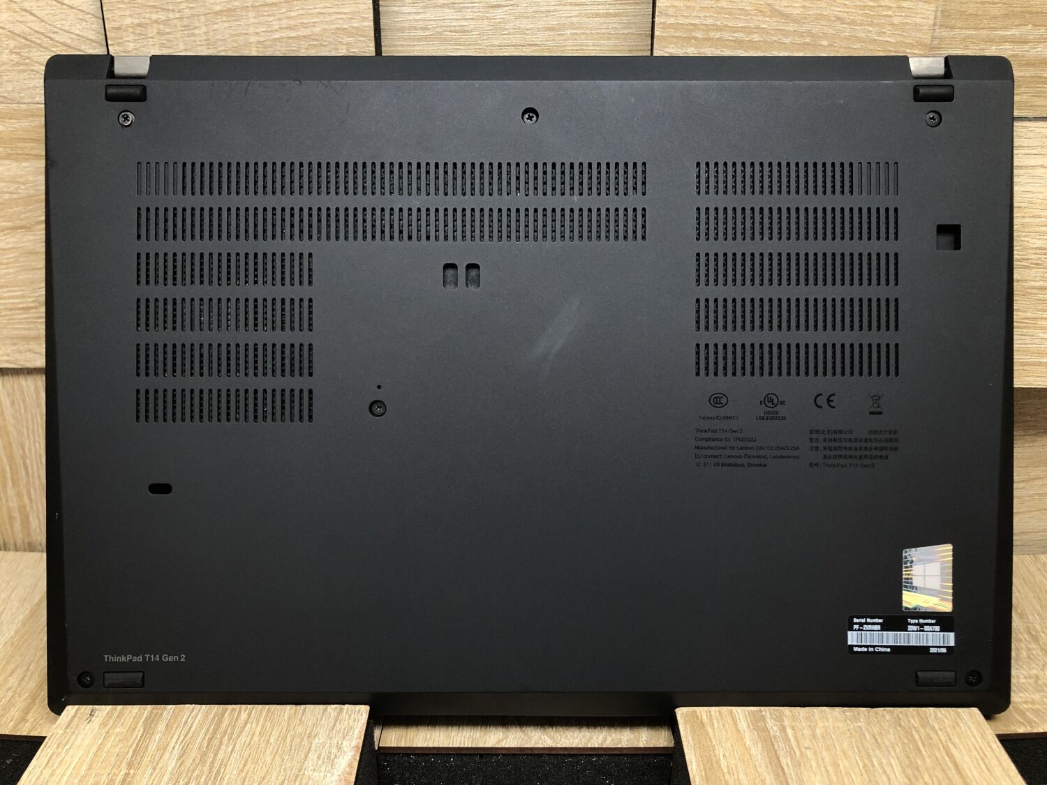 Ультрабук Lenovo ThinkPad T14 Gen 2 / 14" (1920x1080) IPS / Intel Core i5-1145G7 (4 (8) ядра по 2.6 - 4.4 GHz) / 16 GB DDR4 / 256 GB SSD M.2 / Intel Iris Xe Graphics / WebCam / HDMI - Зображення 9