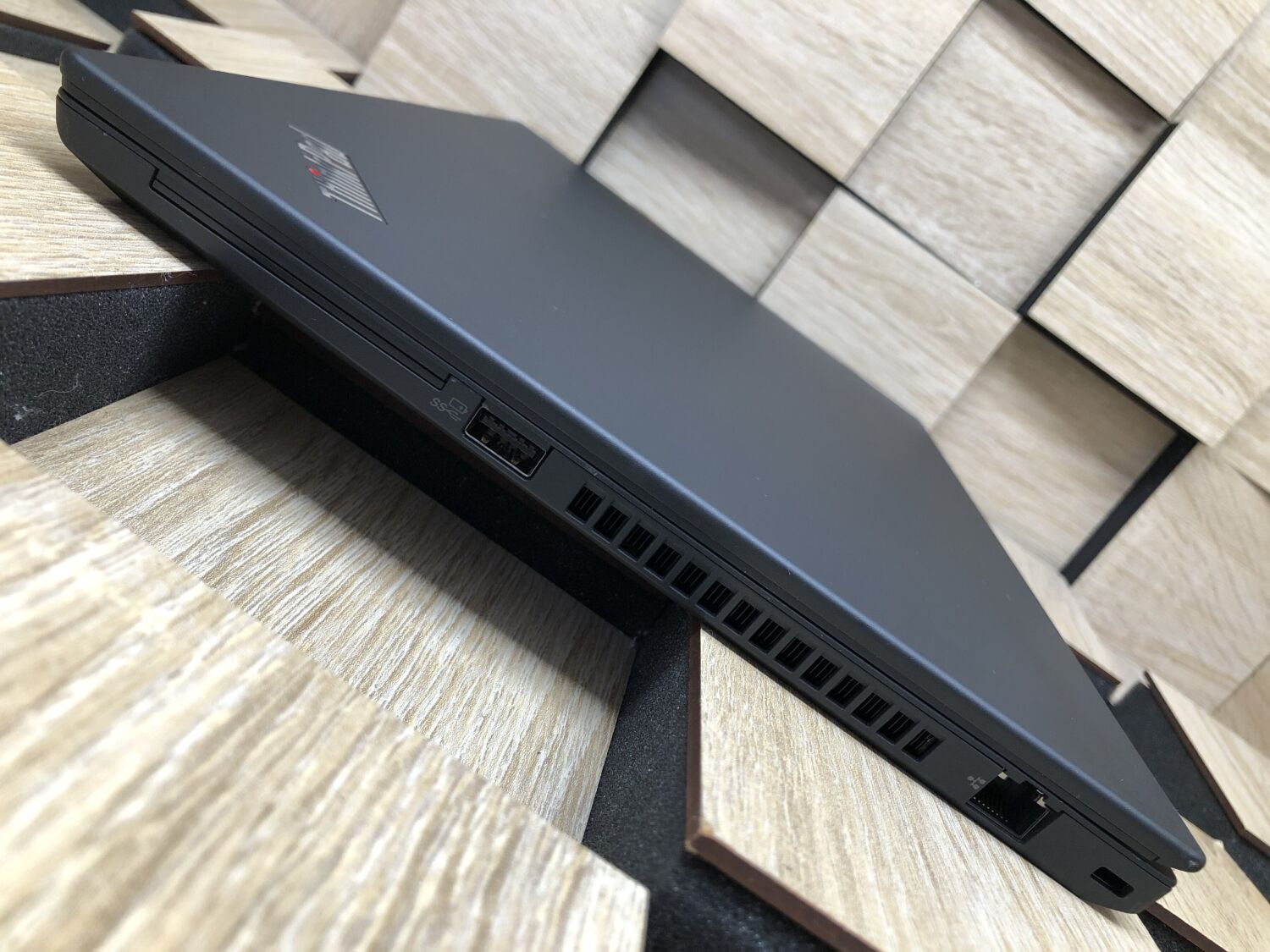 Ультрабук Lenovo ThinkPad T14 Gen 2 / 14" (1920x1080) IPS / Intel Core i5-1145G7 (4 (8) ядра по 2.6 - 4.4 GHz) / 16 GB DDR4 / 256 GB SSD M.2 / Intel Iris Xe Graphics / WebCam / HDMI - Зображення 6