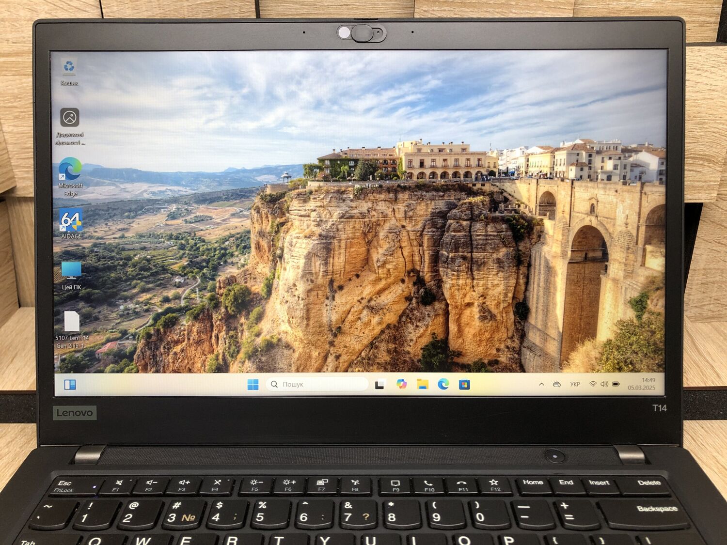 Ультрабук Lenovo ThinkPad T14 Gen 2 / 14" (1920x1080) IPS / Intel Core i5-1145G7 (4 (8) ядра по 2.6 - 4.4 GHz) / 16 GB DDR4 / 256 GB SSD M.2 / Intel Iris Xe Graphics / WebCam / HDMI - Зображення 3