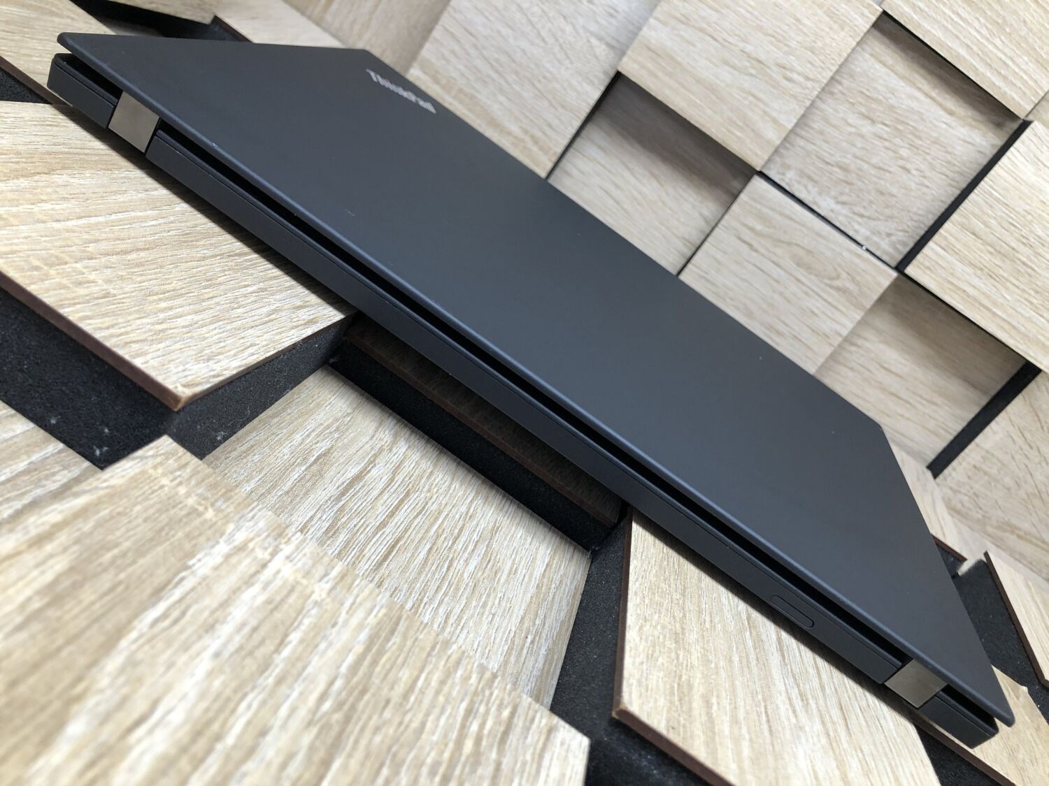 Ультрабук Lenovo ThinkPad T14 Gen 2 / 14" (1920x1080) IPS / Intel Core i5-1145G7 (4 (8) ядра по 2.6 - 4.4 GHz) / 16 GB DDR4 / 256 GB SSD M.2 / Intel Iris Xe Graphics / WebCam / HDMI - Зображення 7