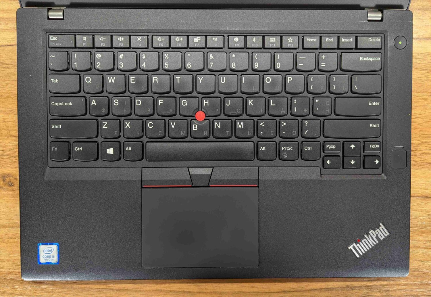 Ультрабук Lenovo ThinkPad T470 / 14" (1366x768) TN / Intel Core i5-7200U (2 (4) ядра по 2.5 - 3.1 GHz) / 8 GB DDR4 / 240 GB SSD / Intel HD Graphics 520 / WebCam / TouchID / Windows 10 - Зображення 3