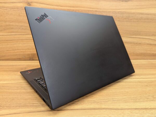 Ультрабук Lenovo ThinkPad X1 Carbon Gen9 / 14" (1920x1200) IPS Touch / Intel Core i7-1185G7 (4 (8) ядра по 3.0 - 4.8 GHz) / 32 GB DDR4 / 480 GB SSD / Intel Iris Xe Graphics / WebCam / Windows 11 - Зображення 7