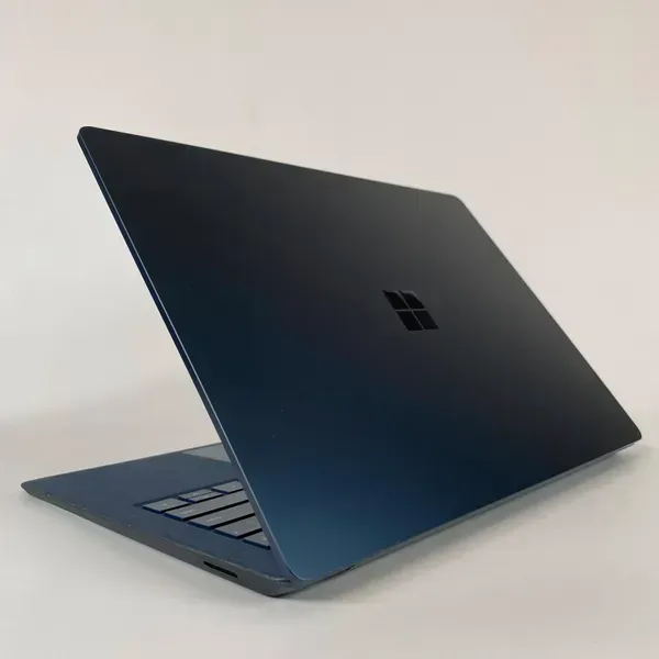 Ультрабук Microsoft Surface Laptop 3 / 13.5" (2256x1504) IPS Touch / Intel Core i5-1035G7 (4 (8) ядра по 1.2 - 3.7 GHz) / 8 GB DDR4 / 256 GB SSD / Intel Iris Plus Graphics / WebCam / USB Type-C - Зображення 8