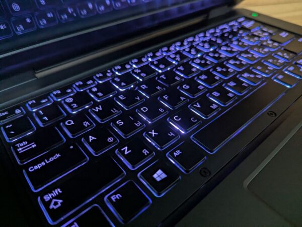 Захищений ноутбук Dell Latitude 14 Rugged 5414 / 14" (1366x768) TN / Intel Core i5-6300U (2 (4) ядра по 2.4 - 3.0 GHz) / 8 GB DDR4 / 256 GB SSD / Intel HD Graphics 520 / HDMI / WebCam / Windows 10 - Зображення 6