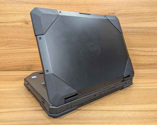 Захищений ноутбук Dell Latitude 14 Rugged 5414 / 14" (1366x768) TN / Intel Core i5-6300U (2 (4) ядра по 2.4 - 3.0 GHz) / 8 GB DDR4 / 256 GB SSD / Intel HD Graphics 520 / HDMI / WebCam / Windows 10 - Зображення 7