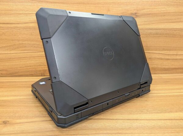 Захищений ноутбук Dell Latitude 14 Rugged 5414 / 14" (1366x768) TN / Intel Core i5-6300U (2 (4) ядра по 2.4 - 3.0 GHz) / 8 GB DDR4 / 256 GB SSD / Intel HD Graphics 520 / WebCam / HDMI / Windows 10 - Зображення 7