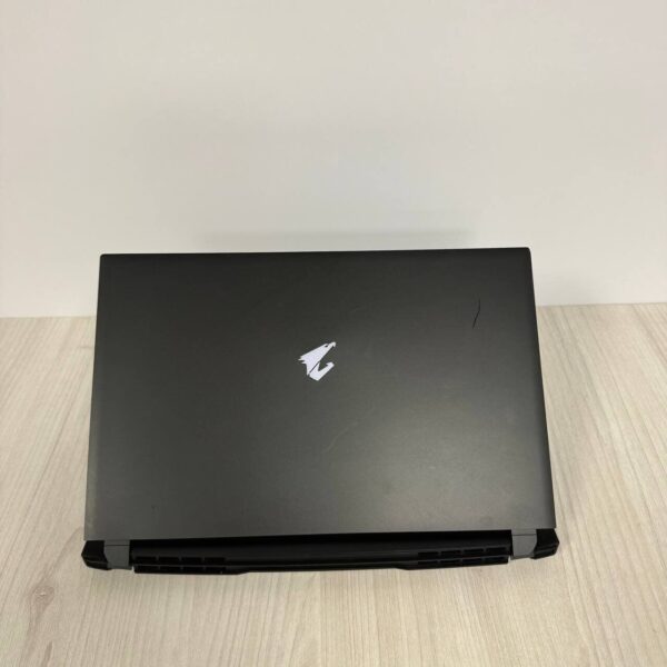Ігровий ноутбук Б-клас Gigabyte Aorus 15G YC / 15.6" (1920x1080) IPS / Intel Core i7-10870H (8 (16) ядер по 2.2 - 5.0 GHz) / 16 GB DDR4 / 1000 GB SSD NVMe / nVidia GeForce RTX 3080, 16 GB GDDR6, 256-bit / WebCam - Зображення 3
