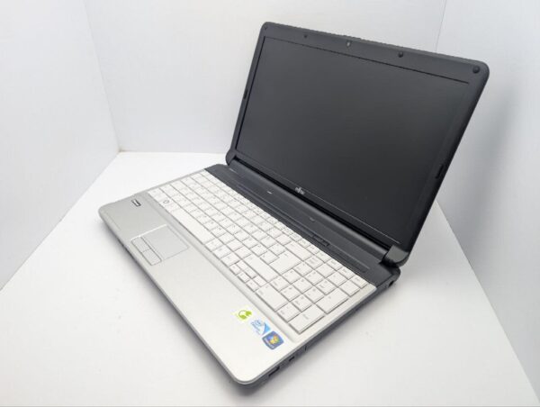 Ноутбук Fujitsu Lifebook A530 / 15" (1366x768) TN / Intel Core i3-370M (2 (4) ядра по 2.4 GHz) / 6 GB DDR3 / 120 GB SSD / Intel HD Graphics / WebCam / DVD-ROM - Зображення 7