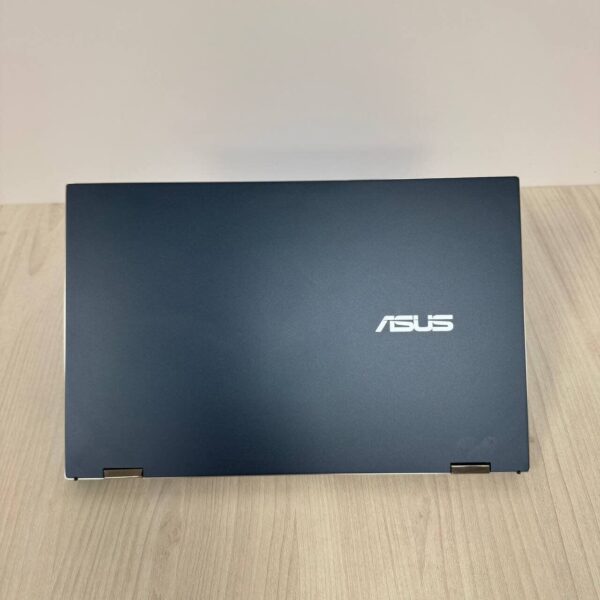 Ультрабук-трансформер Б-клас Asus Zenbook Pro 15 Flip Q529ZA / 15.6" (2880x1620) OLED / Intel Core i7-12700H (14 (20) ядер по 3.5 - 4.7 GHz) / 16 GB DDR5 / 512 GB SSD NVMe / Intel Iris Xe Graphics / WebCam - Зображення 3