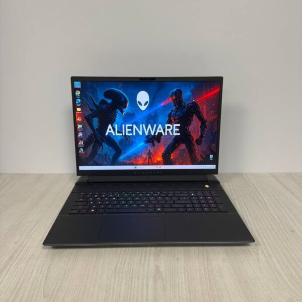 Ігровий ноутбук Dell Alienware m18 R1 / 18" (2560x1600) IPS / Intel Core i9-13900HX (24 (32) ядер по 2.2 - 5.4 GHz) / 32 GB DDR5 / 1000 GB SSD NVMe / nVidia GeForce RTX 4080, 12 GB GDDR6, 192-bit / WebCam - Зображення 2