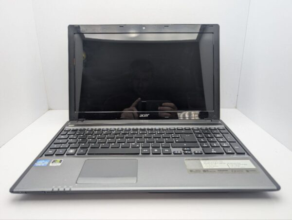 Ноутбук Acer Aspire 5755G / 15.6" (1366x768) TN / Intel Core i5-2450M (2 (4) ядра по 2.5 - 3.1 GHz) / 8 GB DDR3 / 1000 GB HDD / nVidia GeForce GT 630M, 1 GB GDDR5, 128-bit / WebCam / DVD-ROM - Зображення 3