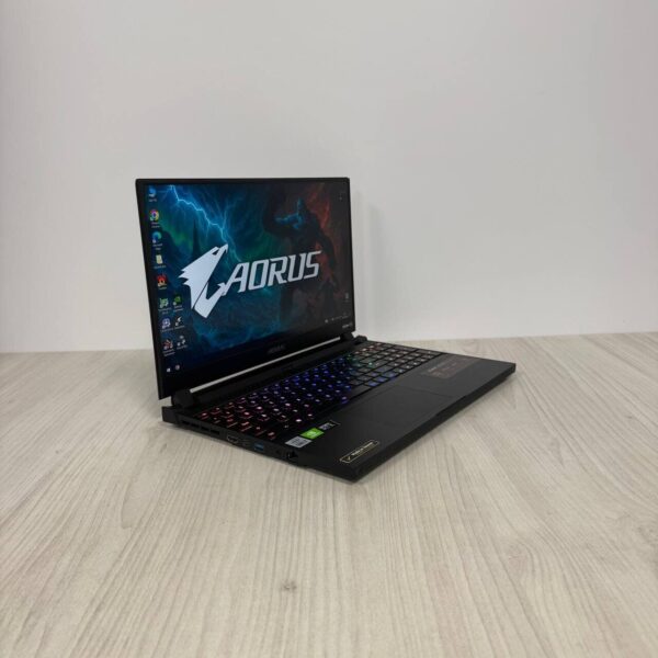 Ігровий ноутбук Б-клас Gigabyte Aorus 15G YC / 15.6" (1920x1080) IPS / Intel Core i7-10870H (8 (16) ядер по 2.2 - 5.0 GHz) / 16 GB DDR4 / 1000 GB SSD NVMe / nVidia GeForce RTX 3080, 16 GB GDDR6, 256-bit / WebCam - Зображення 4