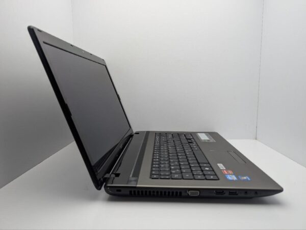Ноутбук Acer Aspire 7750G / 17.3" (1600x900) TN / Intel Core i5-2450M (2 (4) ядра по 2.5 - 3.1 GHz) / 8 GB DDR3 / 120 GB SSD + 500 GB HDD / AMD Radeon HD 7670M, 1 GB GDDR3, 128-bit / WebCam / DVD-ROM - Зображення 4